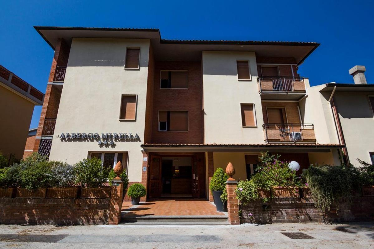 Hotel Mirella กาส์ตีจลิโอเน เดลลา เปสกายา ภายนอก รูปภาพ